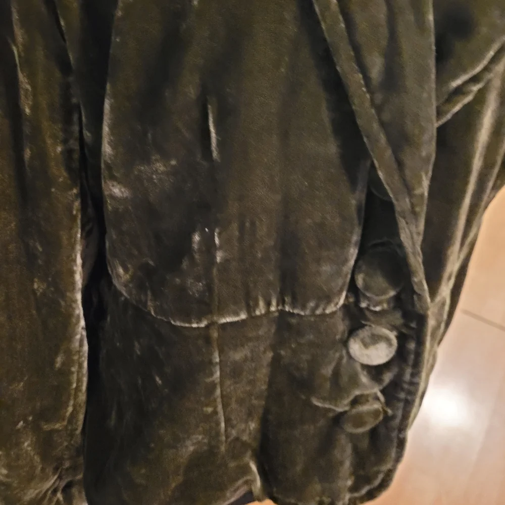 '90s Vintage Crushed Velvet Skirt & Blazer Set - Picture 6 of 11